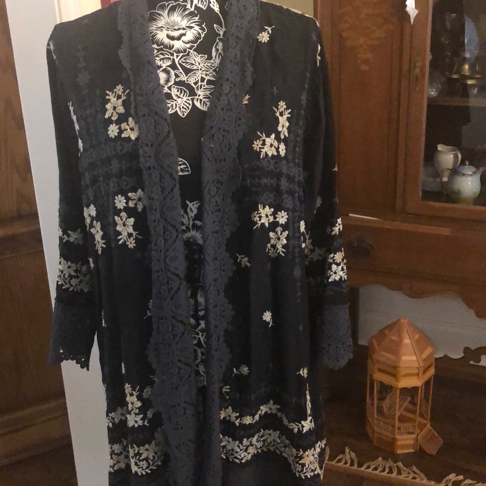 Johnny Was “ Celeste” Top/duster kimono M